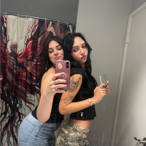 Meet your Posher, Megan - Picture 5 of 7